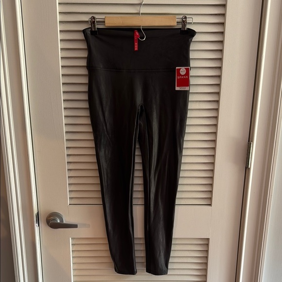 SPANX Pants - SPANX Petite Black Leggings